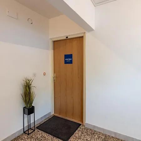 Sea Star Apartment *